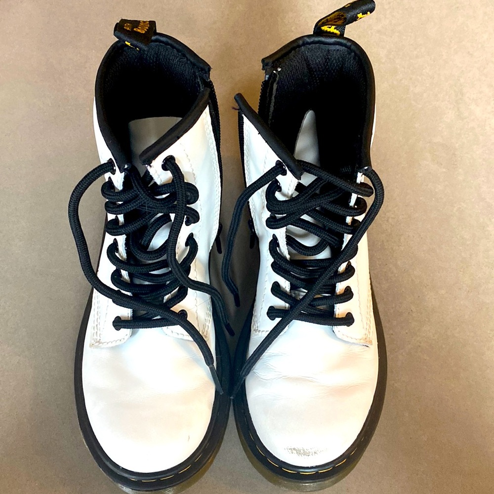 Kids Dr. Martens 1460 J in amazing shape!